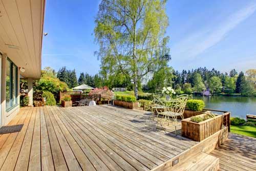 Weichholz-Terrassen pflegen Weichholz Terrasse